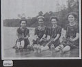 Jeunes femmes  la plage, vers 
1894-1895.