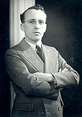 Tommy Douglas lu au Parlement, 1935