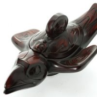 Raven Spirit Box by Artist Thomas McPhee:: Corbeau de l`