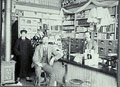 Intérieur du magasin 
général Dazé,  
Arnprior, Ontario, 1910.