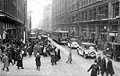 Clients, rue Queen, à Toronto, 
1924.