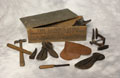 Jeu d'outils pour le travail du cuir, vers 1900.