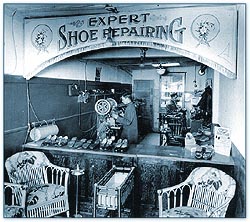 La Canadian Shoe Shine and Repair Shop de Luca Carloni, 
8e avenue, Calgary (Alberta), 1929
MCC CD2004-0445 D2004-6139