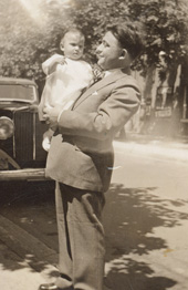 Michael et Connie, chez eux, rue Markham, Toronto, 1935