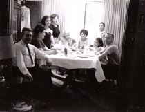Chris Bennedsen (extrême droite) et les Colangelo, vers 1960