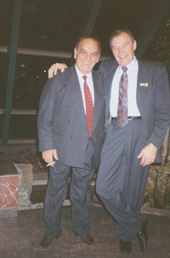 Jim Bonamico, membre de l’Ordre des fils d’Italie, et Chris Bennedsen