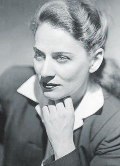 Gabrielle Roy en 1945, anne de publication de Bonheur d'occasion