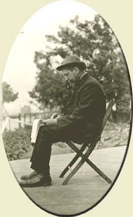 Edouard-Zotique Massicotte (1867-1947), recueillant une chanson  Sainte-Genevive de Batiscan., © MCC/CMC, 50552