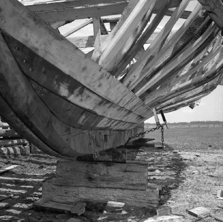 Barge being built, Bonaventure, Qubec, 1958., © CMC/MCC, Carmen Roy, J-15493