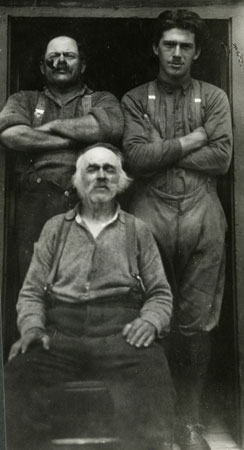 Edmond Gurard avec son fils et petit-fils, Argentenay, Saint-Franois, Qubec, 1925., © MCC/CMC, Marius Barbeau, 65856