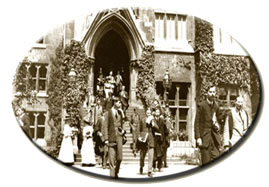tudiants sortant d'un cours au  Balliol's Hall   Oxford, le 4 juin 1910., © MCC/CMC, 