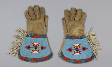 Gloves, © CMC/MCC, V-C-210 a-b