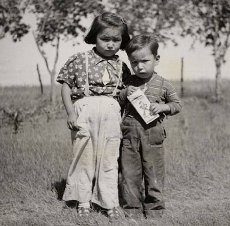 Enfants (Janet et Joe) de Mme John Sioux, rserve indienne d'Oak River, Manitoba, © MCC/CMC, Wilson D. Wallis / Ruth Sawtell, PR2005-080