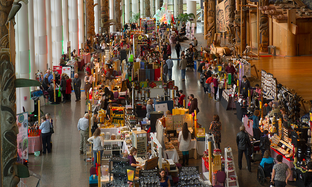 Exposants dans la Grande Galerie