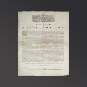 Document avec un blason et les inscriptions « By the King a Proclamation » (« Par le Roi une proclamation ») et « God save the King » (« Dieu sauve le Roi »).