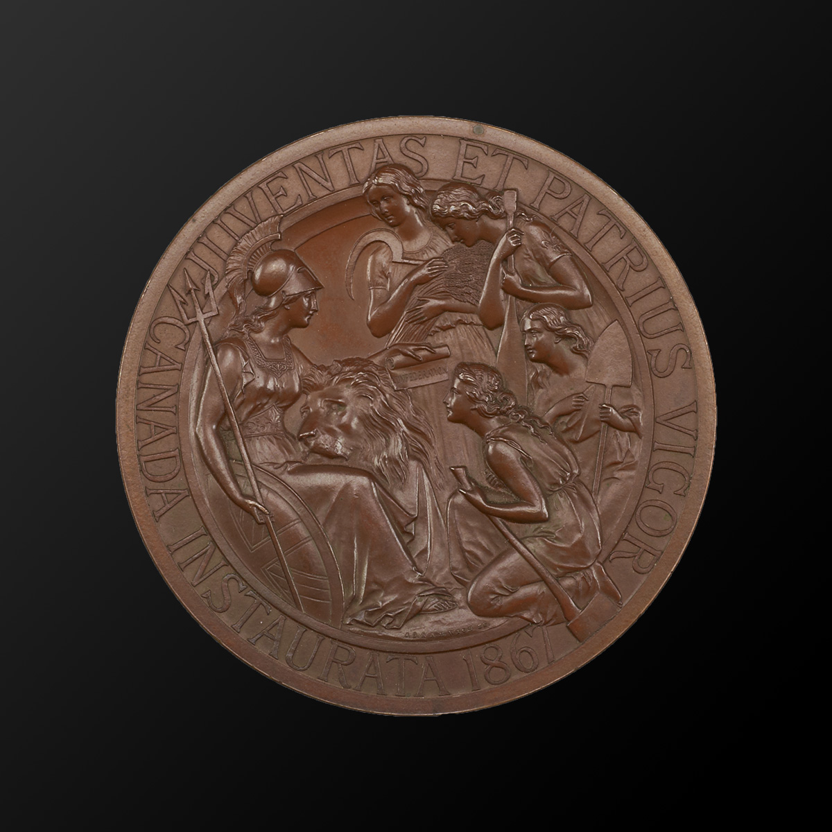 Une pièce de bronze représentant un groupe de personnes, exposée au Musée canadien de l'histoire à Ottawa.