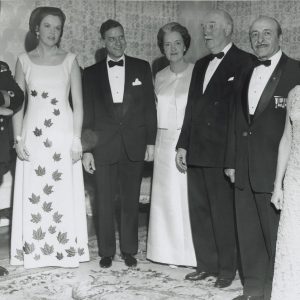 Marjorie Gehl vêtue de sa robe du centenaire