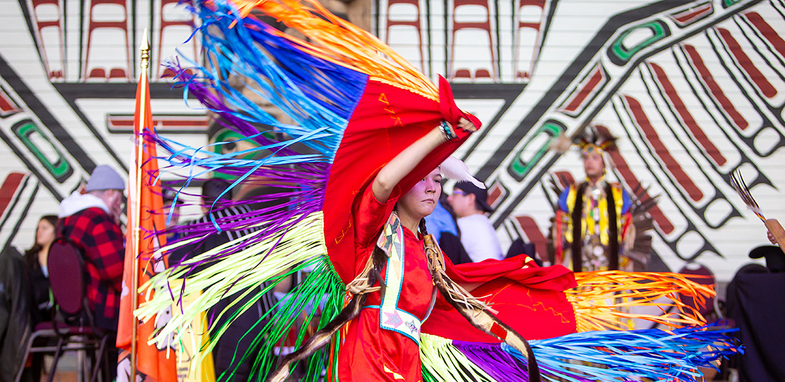 Une danseuse autochtone