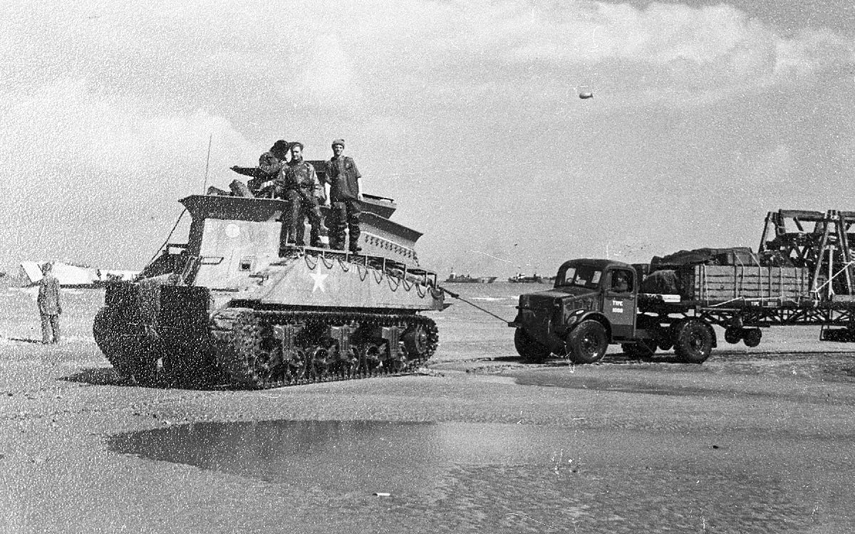 Un véhicule blindé