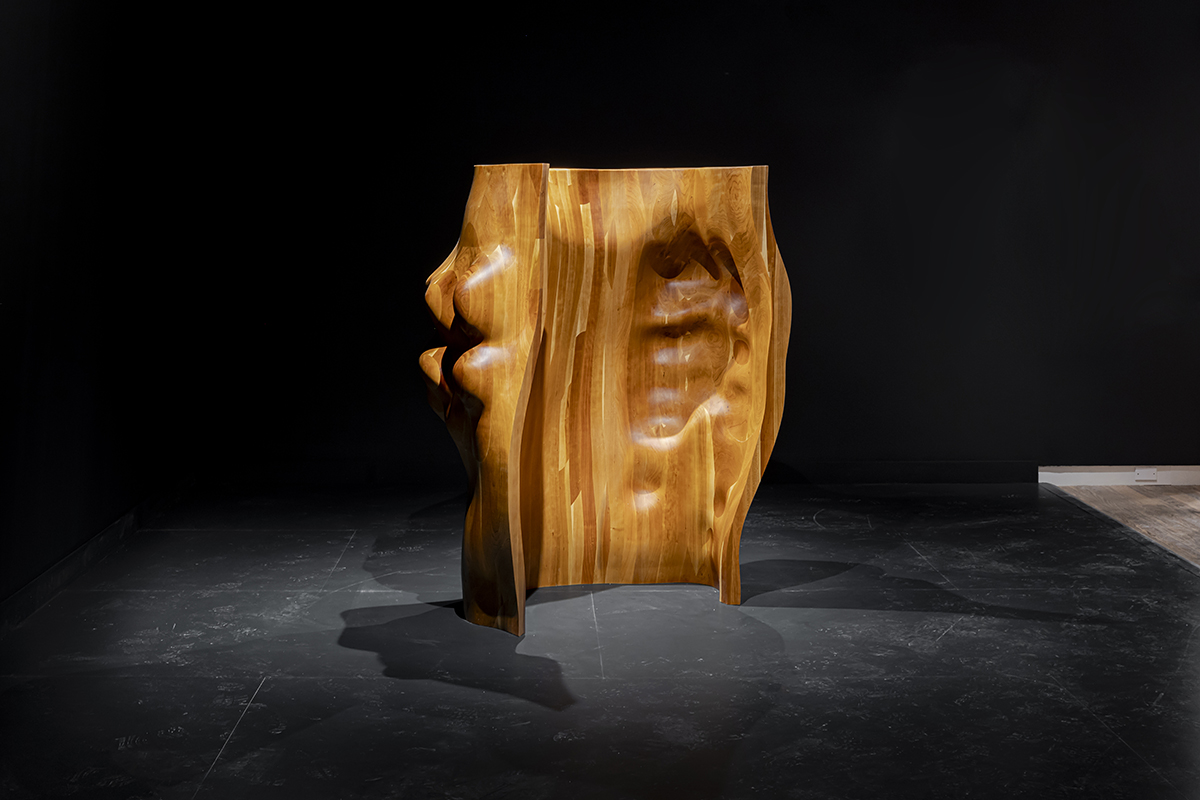 Une sculpture de bois